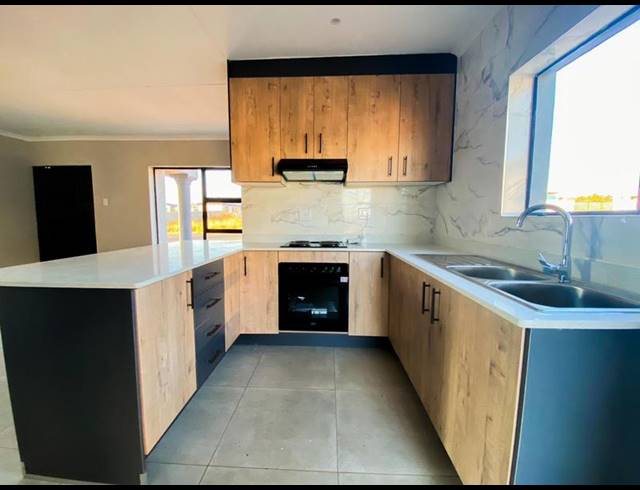 3 BEDROOM HOUSE FOR SALE IN BENDOR